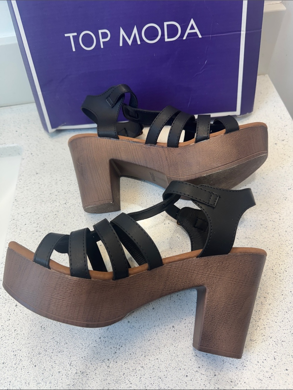 TOP Moda Black Strappy Block Heel Sandals